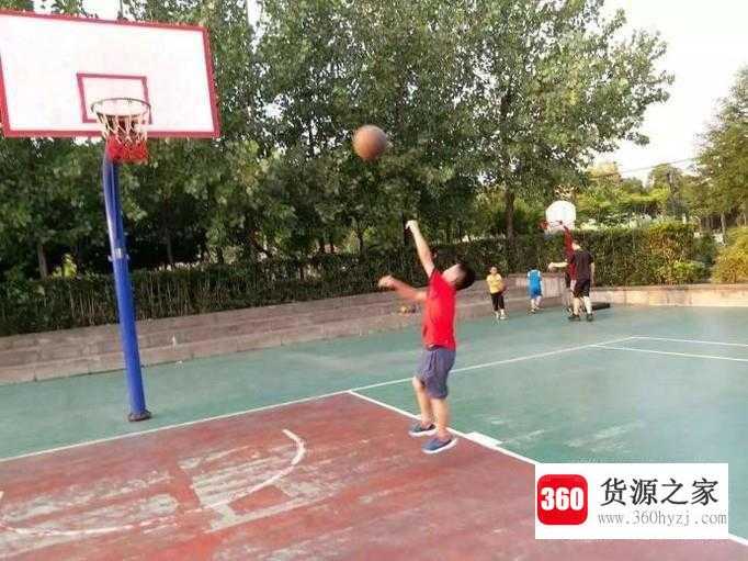 怎样练习篮球上篮