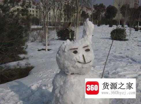 怎么堆雪人和堆雪球