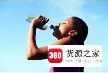 跑步的时候到底怎么喝水才好？