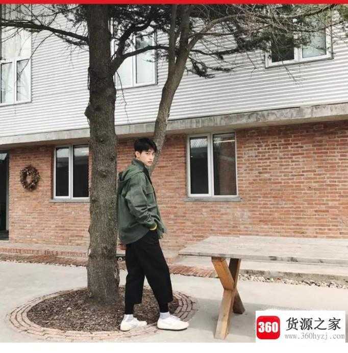 男士军绿色服装搭配什么颜色好看