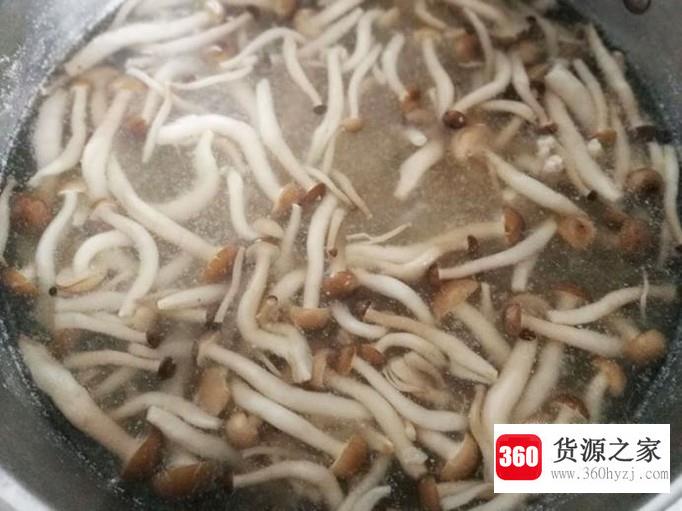 蟹味菇肉片汤的家常做法