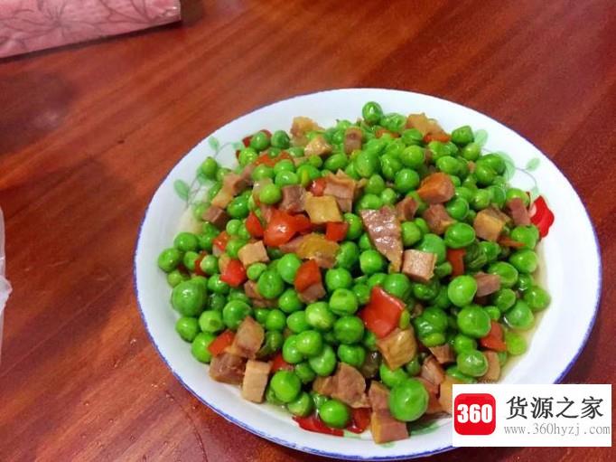 农家腊肉丁炒豌豆