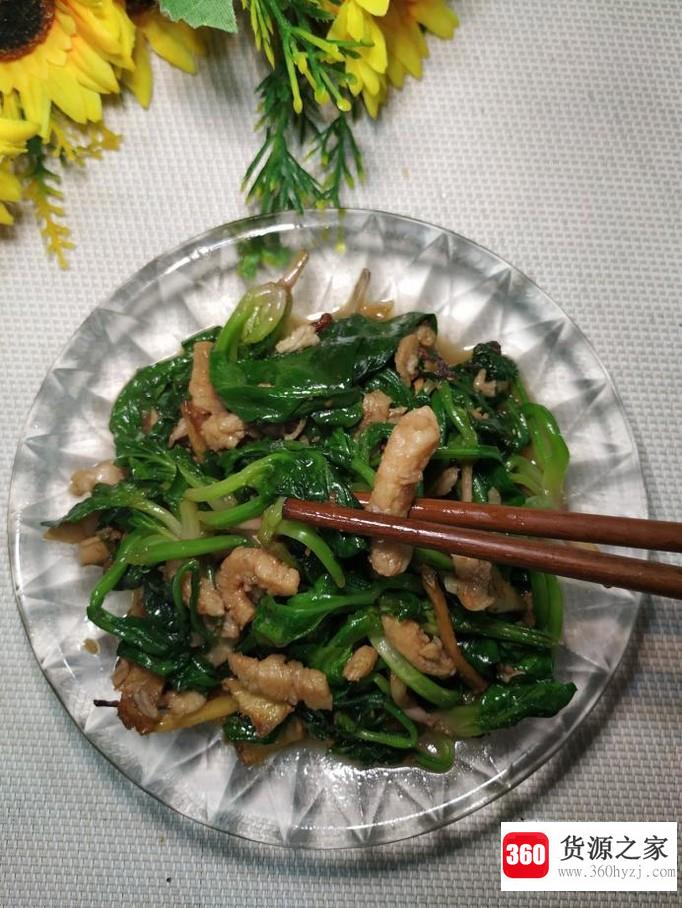 怎样做美味的菠菜炒鸡胸肉？