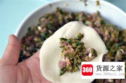 怎么用腊肉包饺子？