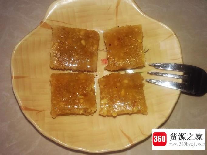 自制的绿豆板栗糕点